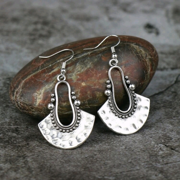 Hammered Dangle Earrings Silver-tone Fishhook 2" Drop Southwestern Boho - Picture 3 of 8